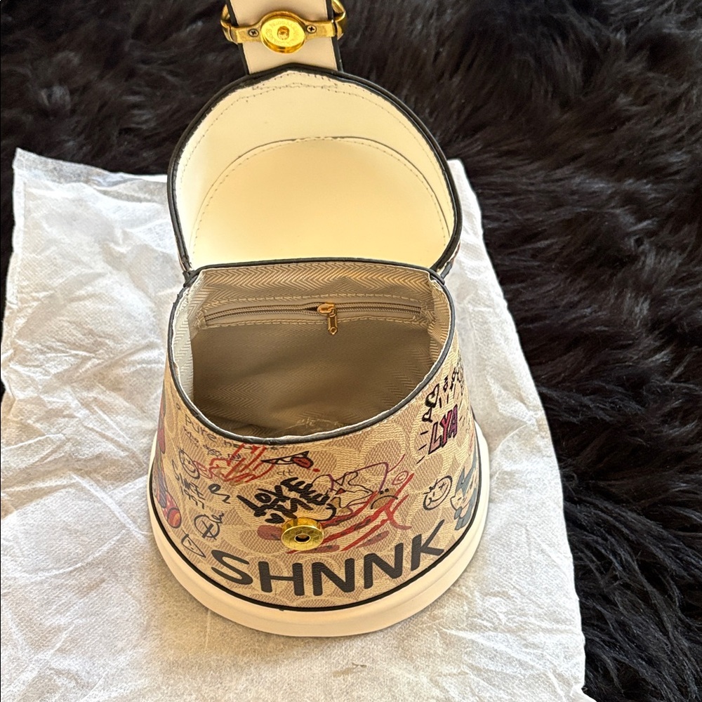 Cream and Tan Printed Bucket Bag with Gold Accent - Picture 5 of 11